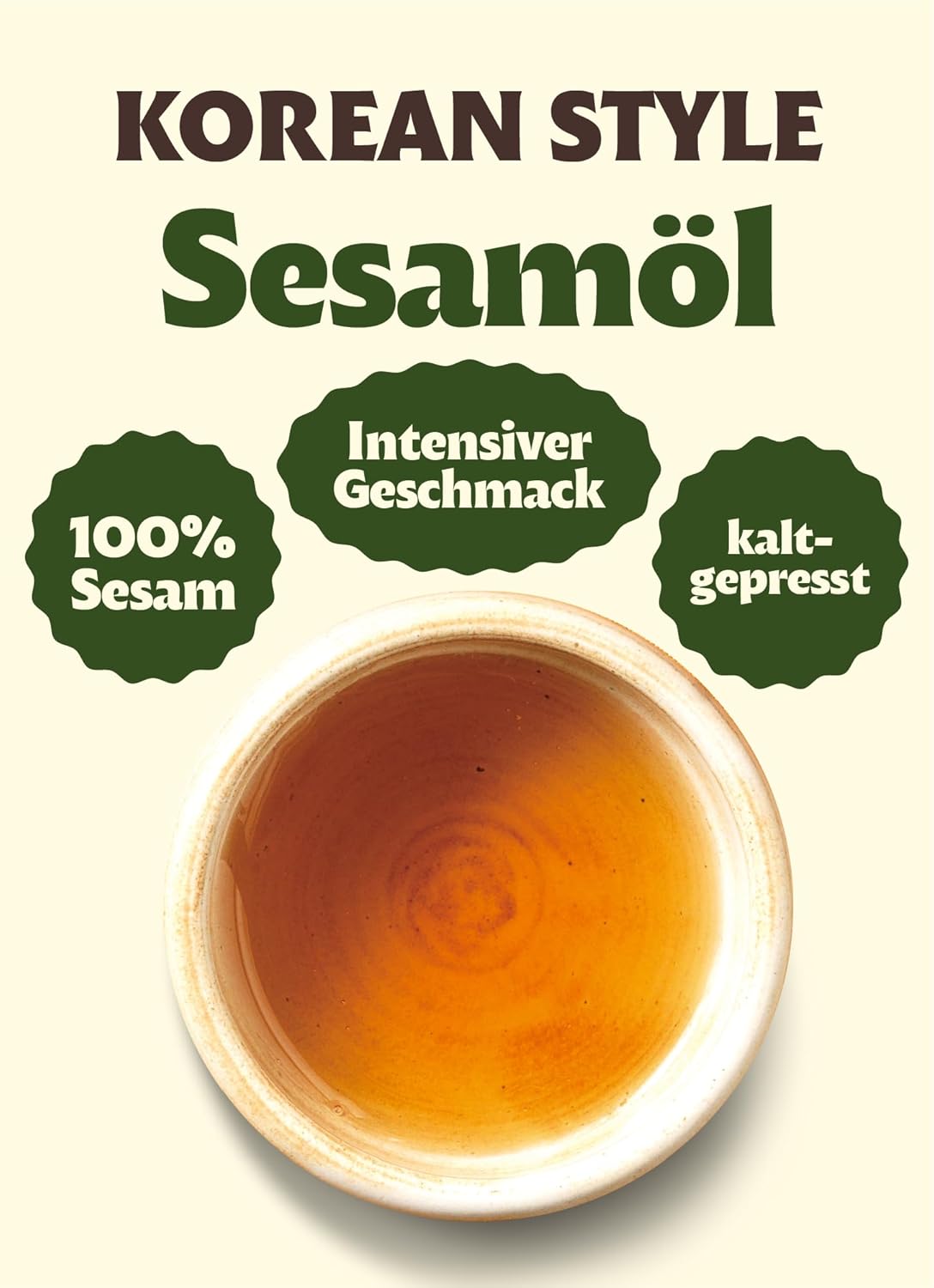 Nahaufnahme des goldbraunen, flüssigen Sesamöls von Bibigo