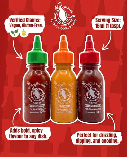 Drei 100ml Flaschen Flying Goose Sriracha in verschiedenen Geschmacksrichtungen nebeneinander