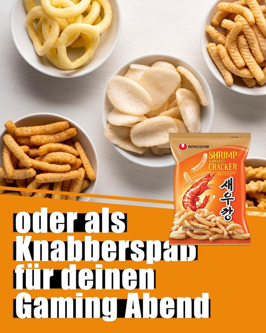 Nahaufnahme der geriffelten, knusprigen Nong Shim Garnelen-Cracker.